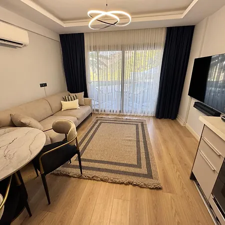 Διαμέρισμα Stylish Lounge With Pool & Views Φετιγιέ
