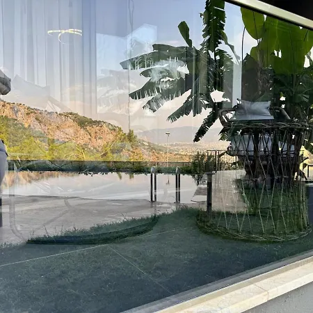 Διαμέρισμα Stylish Lounge With Pool & Views